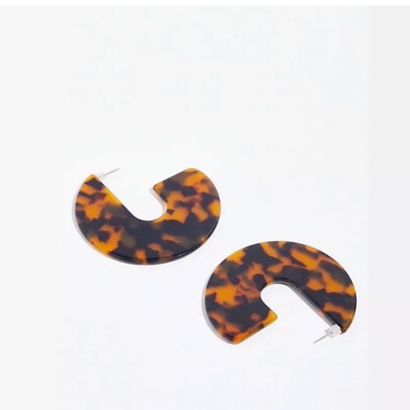 BaubleBar Jewelry - ‼️BOGO FREE BaubleBar Style Flat Tortoise Hoops